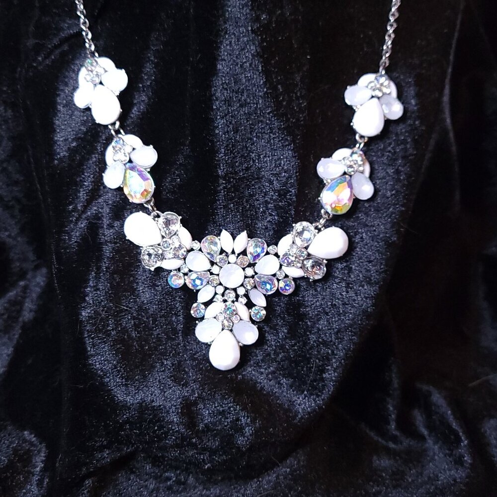Festoon Style Rhinestone Necklace - Picture 2 of 7